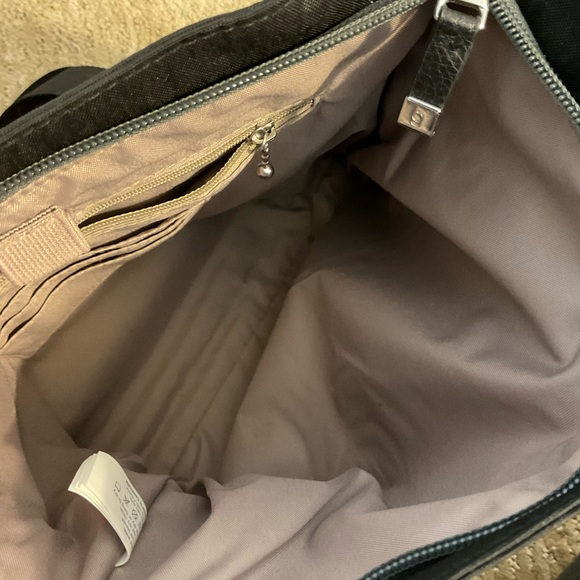 Baggalini crossbody - Picture 3 of 4